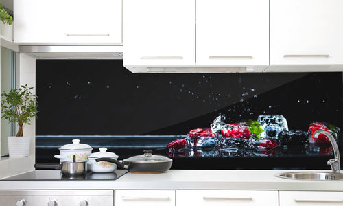 Paneli za kuhinje Frozen fruits in ice cubes -  Stakleni / PVC ploče / Pleksiglas -  sa printom za kuhinju, Zidne obloge PKU162